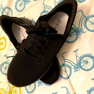 Mens Kizik Athens Shoes Size 12